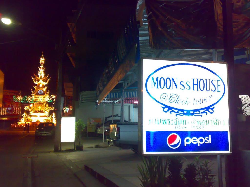 Moon House @ Clock Tower Albergue Chiang Rai Exterior foto